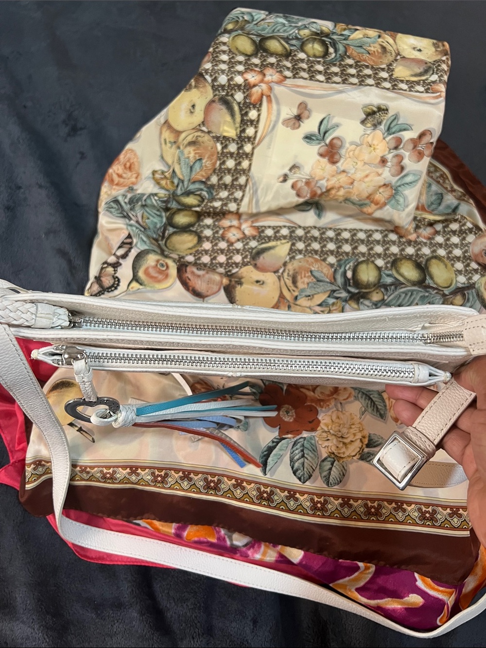 Brighton Barbados White Leather Muti City Organizer Tassel Magnetic Crossbody - Picture 15 of 17